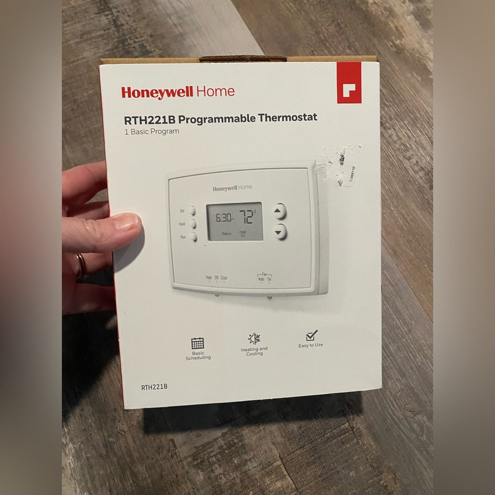 Honeywell 1-Week Programmable Thermostat (RTH221B1039)